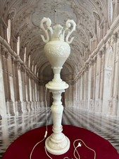 SEHR SCHÖNE GROSSE ALABASTER SÄULE MIT AMPHORE BELEUCHTET HANDGRAVUREN