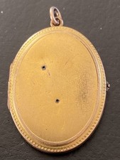 Antikes ovales goldfarbenes