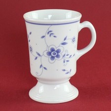 Becher auf Fuß Königlich pr