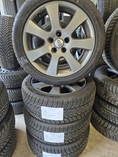 Satz Winterräder auf