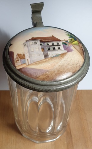 Deckelschoppen mit haus - mit,