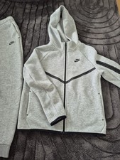 Nike Anzug in Grau