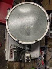Feuerwehr Suchscheinwerfer Arbeitsscheinwerfer mit Diffusorscheibe 270mm