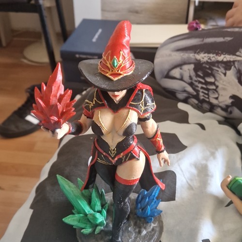 Hexe figur statue roter hut - hexe,
