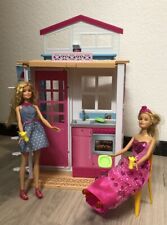 Mattel DVV47 Barbie 2 Etagen Ferienhaus Und Puppe Zubehör Zusätzliche Puppe