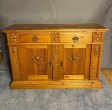 Sehr schöne Weichholz Kredenz