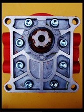 Traktor K700 Pumpe Hubzylinder