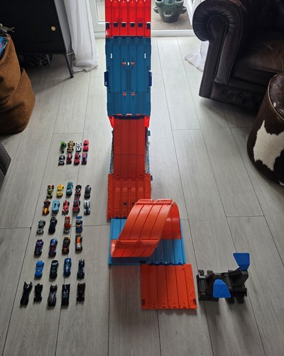 Hotwheels track builder race - track,