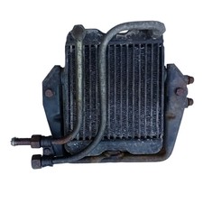 Ölkühler mit Leitungen