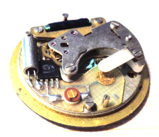 Älteres Quarz  Werk Yuta 14 defekt für Teile zum Basteln Q10