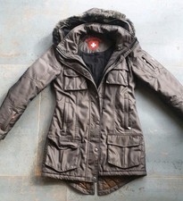 Schöne, bronzefarbene