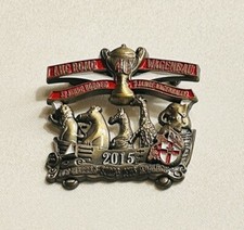 Koblenzer Karneval Alt Herrencorps Anstecker 2015 Wagenbau ca. 4 x 4 cm groß