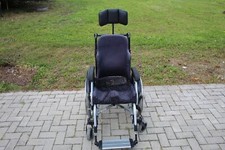 MEYRA  Pflegerollstuhl/Multifunktionsrollstuhl 44cm bis:120kg