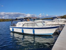 Chris Craft Kajütboot Commander 8 m lang, 3 m breit, Volvo Penta  55,16 kW