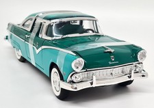 Signature 1/18 Ford Crown