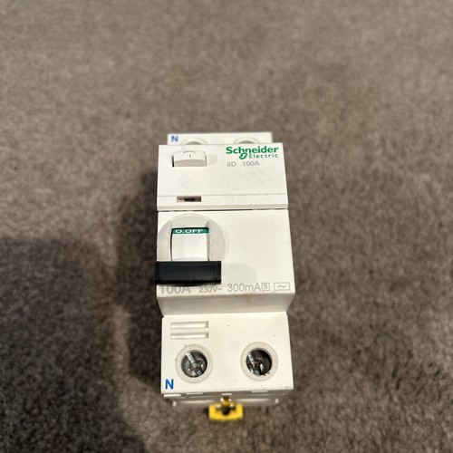 Schneider 100a 300ma - 100a, s