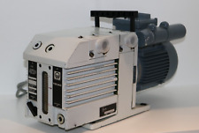 LEYBOLD HERAEUS TRIVAC D8B Zweistufige Drehschieber Vakuumpumpe 8,5 m^3/h 230V