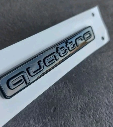 Audi quattro schriftzug - quattro, hinten