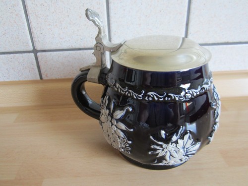 Bauchiger bierkrug blau - bierkrug,