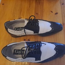 Schuhe Budapest Muster Lack