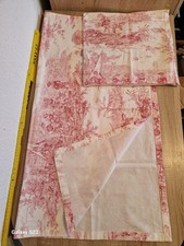 Tischdecke und Kissen