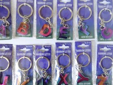 Schlüsselanhänger ABC Buchstabe A bis Z Metall Rainbow  Name Taschenanhänger