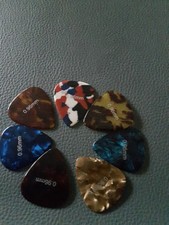 7 Stück hochwertige Gitarren Plektren Plektron, 0,96 mm für Akustikgitarre, neu