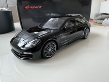 2018 Porsche Panamera GTS Sport Turismo schwarz 1:18 Spark