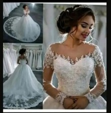 Neues traumhaftes Brautkleid