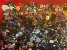 Konvolut Bastelware Glaswaren Knöpfe Nadeln Einzelteil   Neugablonzer  Werkstatt