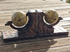 Vintage Buchstützen mit Globus-Motiv