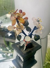 BlütenBäumchen aus Edelsteinen mit JadeBlättern Und  schwerem Jade SteinTöpfchen