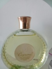 Nina Ricci Factise Gefüllt