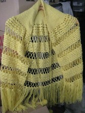 VINTAGE 60s 70s Hippie Häkeltuch Poncho Hippie SONNENGELB FRANSEN Bommeln