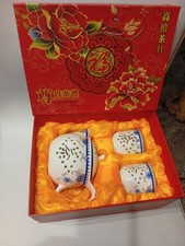 schönes edles Durchbruch Tee