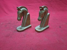 2 × Stehendes Pferd Figur