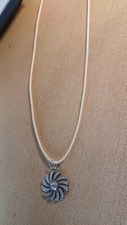 1 Halskette-Kordelkette-weiß-Anhänger-Windrad-weiß-NEU/UNGETRAGEN-Modeschmuck