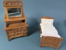 Bett und Kommode für die