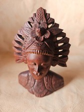 Indonesische Hartholzbüste, geschnitzte Holzskulptur Mahagonifarben