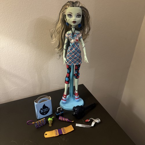 Monster high frankie stein day - monster,