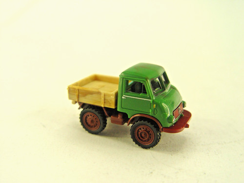 Unimog 401 grün - 401, in