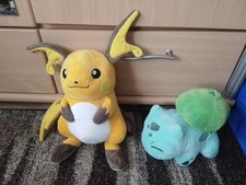 Pokémon Stofftier Raichu und Bisasam