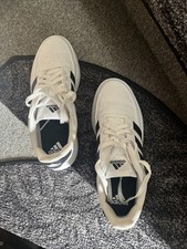 adidas Turnschuhe Größe 42,5 Super Zustand Einmal Getragen Wie Neu. Zu Gross