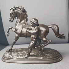 FEINE SKULPTUR ROSSEBÄNDIGER