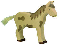 PFERD stehend gefleckt von