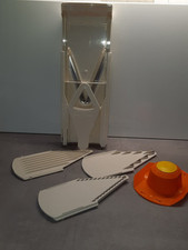 BÖRNER rot-gelb Handreibe / Raspel Julienneschneider, Weiß, sehr gut erhalten