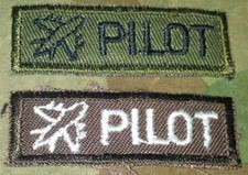 Tätigkeitsabzeichen PILOT schwarz auf oliv Weiß auf oliv