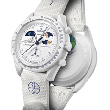 MoonSwatch Earthphase I White