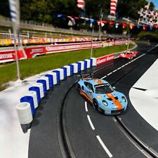 Reifenstapel blau/weiß mit