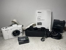 Nikon 1 V1 Gehäuse in Weiß